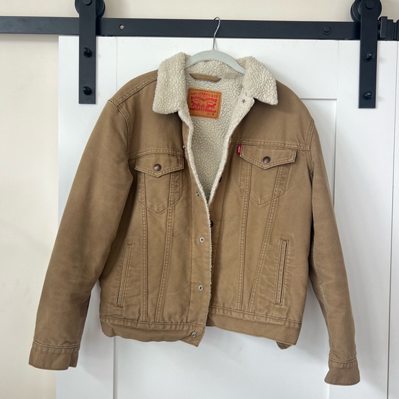 Levi's Jackets & Blazers - 🤎LEVIS FUR LINED JACKET🤎